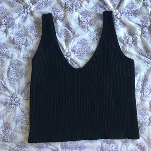 Black cropped tank top